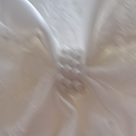 White Lace Dress With Pearl And Bow Details - Picture 5 of 7